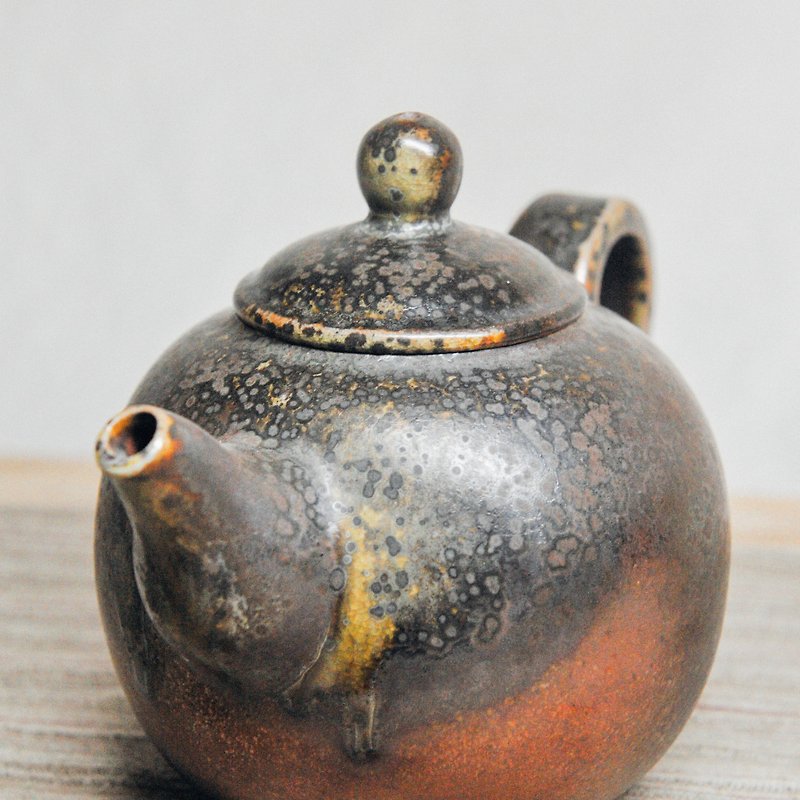 Wood fired pottery. Streaky large teapot - ถ้วย - ดินเผา สีนำ้ตาล