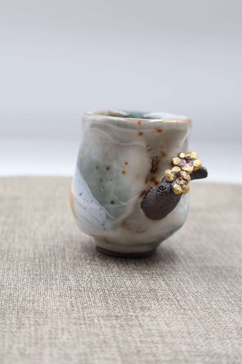 墨志野鎏金手捏杯-梅花-開片系列-容量約80cc - 茶壺/茶杯/茶具 - 陶 