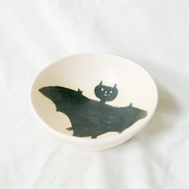 Open-hearted bat bowl / earthenware we squeeze - Bowls - Porcelain 