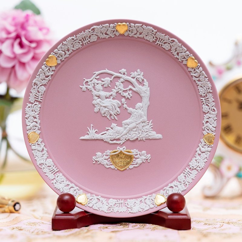 Wedgwood 真愛金心情人節1983紀念盤  愛與工藝的璀璨頌歌 - 擺飾/家飾品 - 瓷 