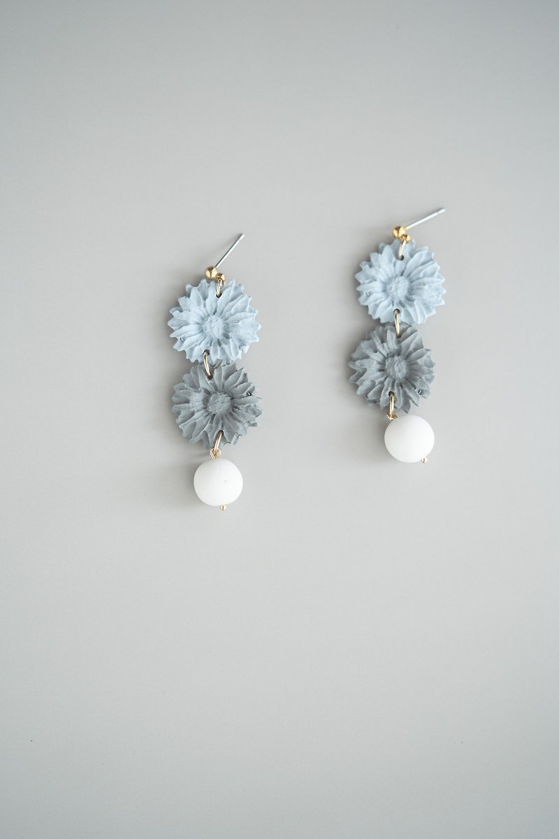 Floral Earrings - Blue&Gray / Minimal / Polymer clay / Statement earrings - Earrings & Clip-ons - Clay Blue