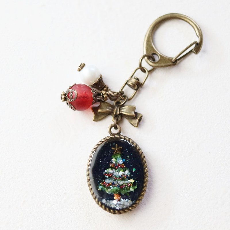 Christmas in the forest small tree key chain - Keychains - Resin Green