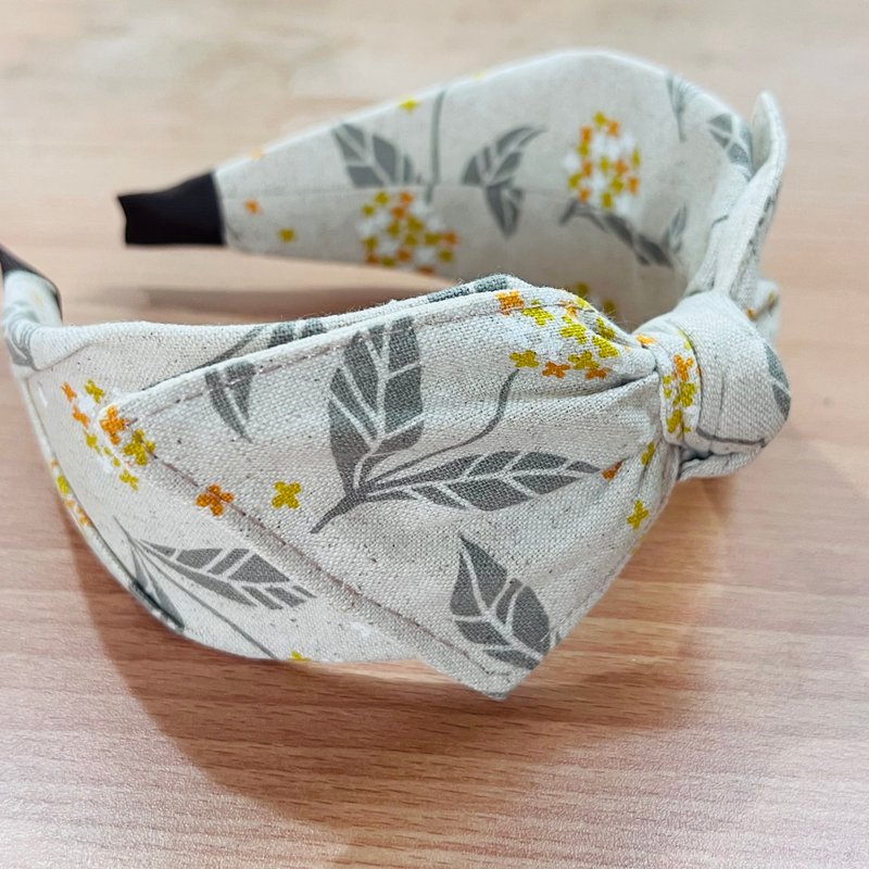 MOYA 寬版手工髮箍 繡球花 - 髮夾/髮圈 - 棉．麻 藍色
