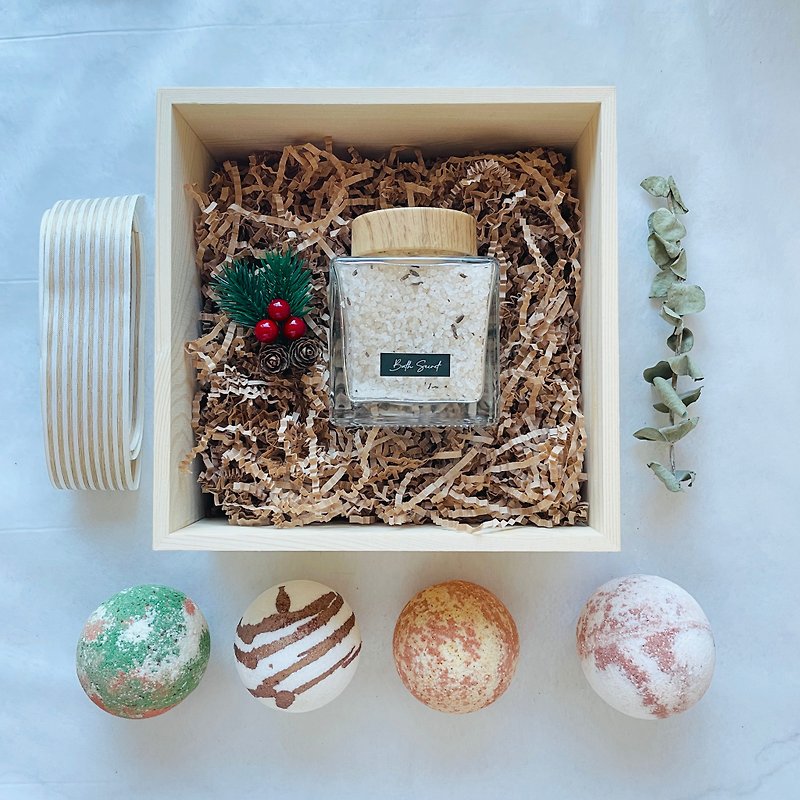 (Christmas Set D) Bath Bomb Gift Box - 4 scents (with bath salt)