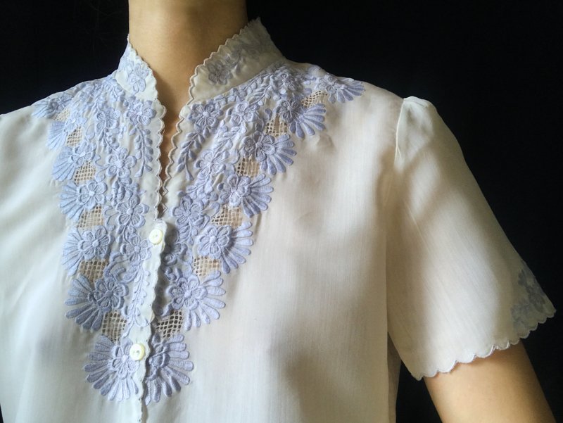 手工刺繡純棉短袖襯衫 - 女上衣/長袖上衣 - 棉．麻 