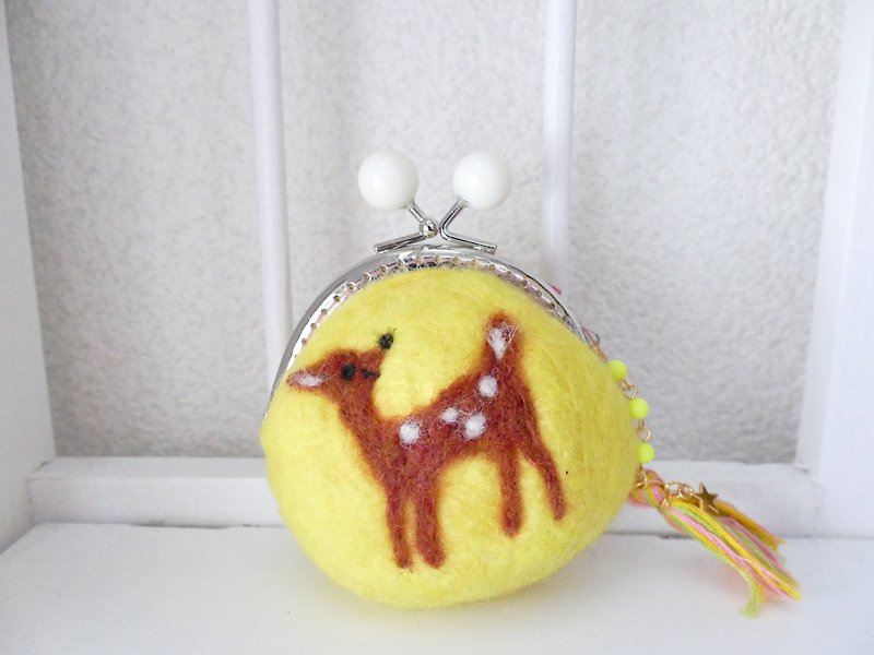Bamboo yellow monochrome ball with silk of wool felt - Coin Purses - Wool Yellow