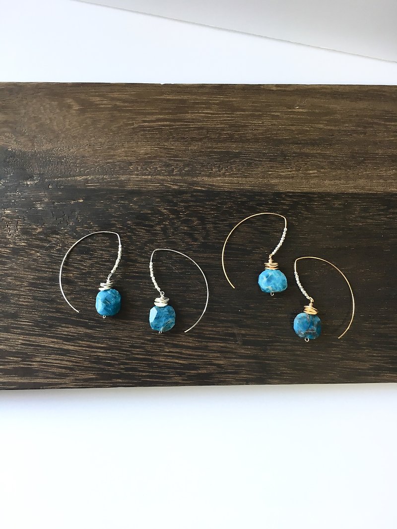 Apatite and Karen Silver Hoop-earring - ต่างหู - หิน สีน้ำเงิน