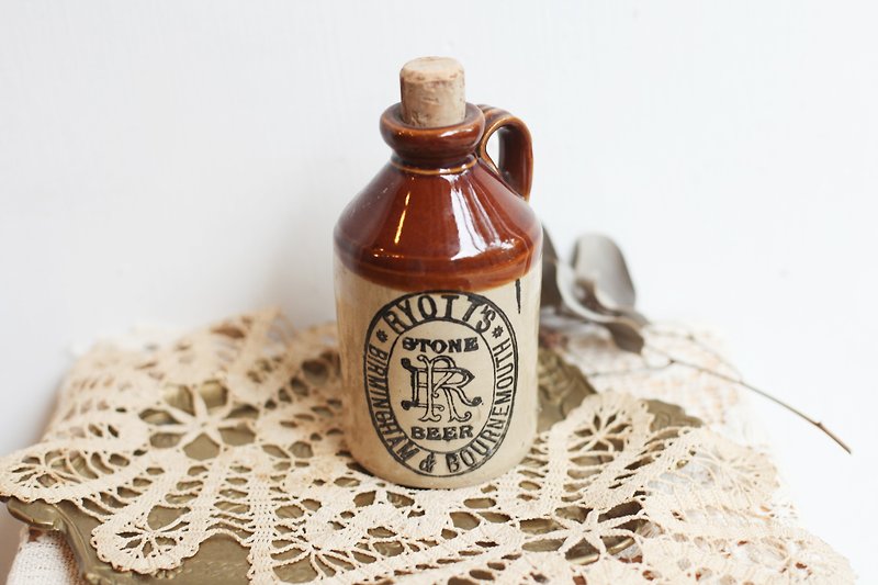 【好日戀物】英國vintage酒瓶Ryott's Stone Beer酒瓶.擺設道具 - 酒杯/酒器 - 陶 咖啡色