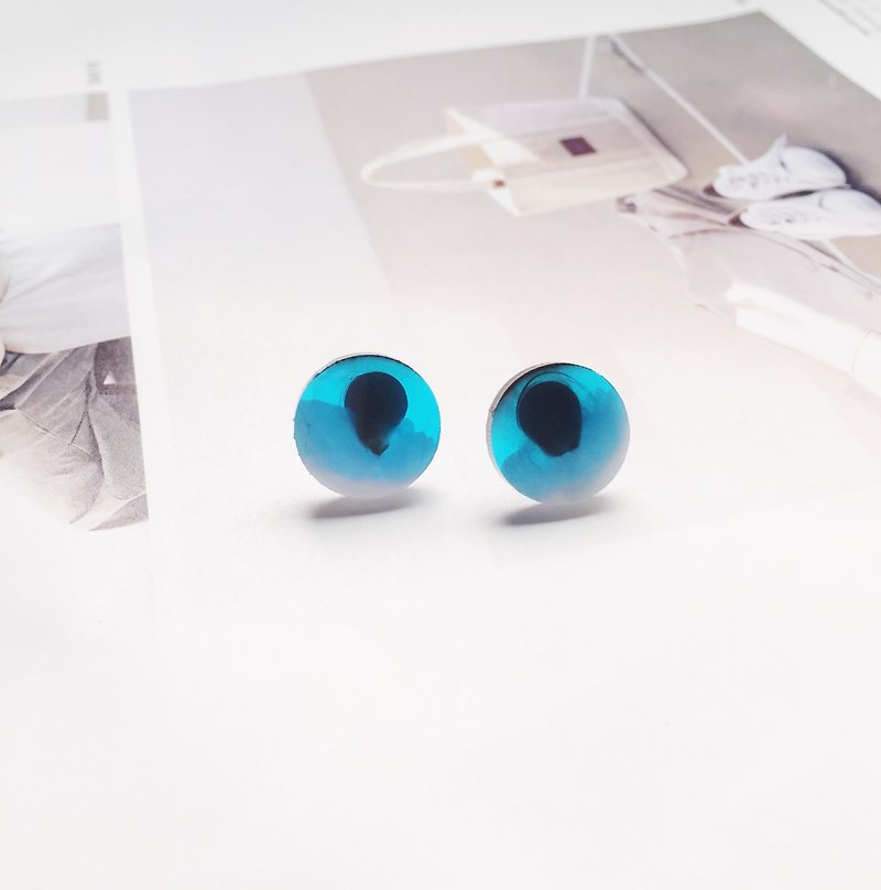 La Don - Blue Eye 02 Ear Pin - Earrings & Clip-ons - Acrylic Blue