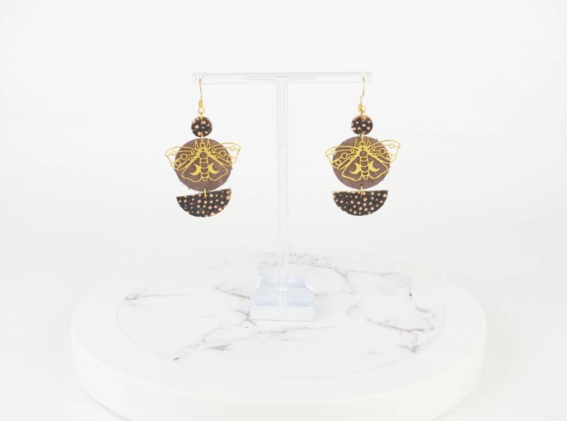 Moth Earrings in Gold & Brown Polka Dot Genuine Recycled Leather - 耳環/耳夾/耳骨夾 - 真皮 橘色