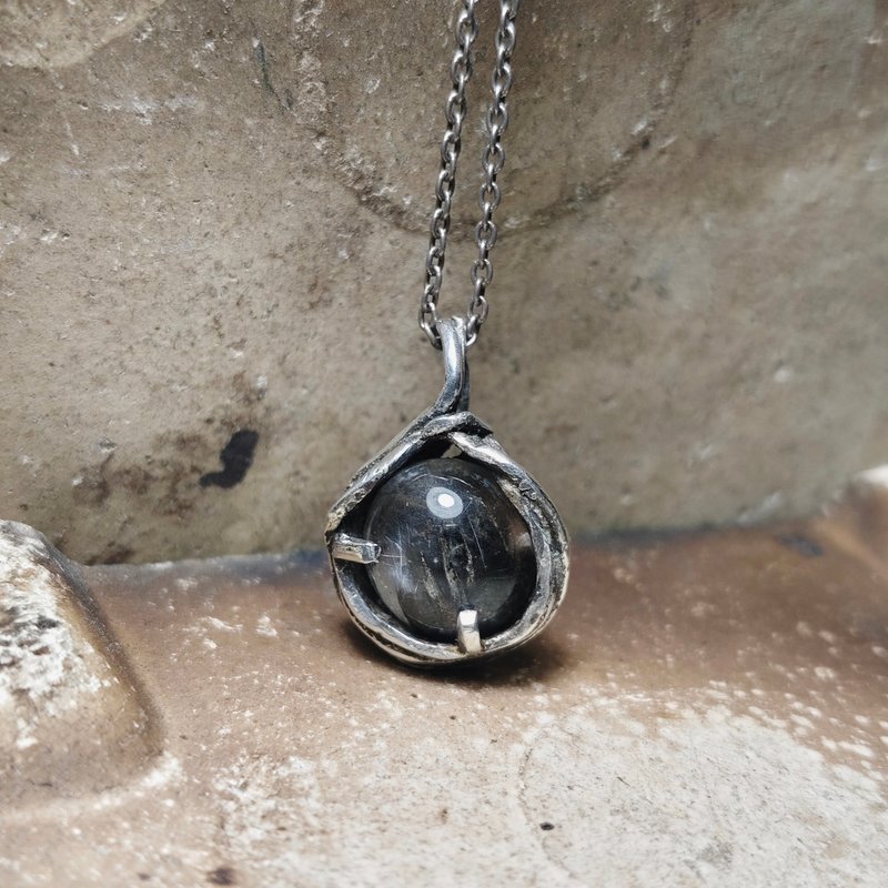 ブラックシルバールチルクォーツのシルバーペンダント - ネックレス - 宝石 ブラック