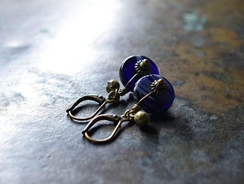 Lapis lazuli and white marble kakamba beads and ethnic bell earrings - Earrings & Clip-ons - Glass Blue