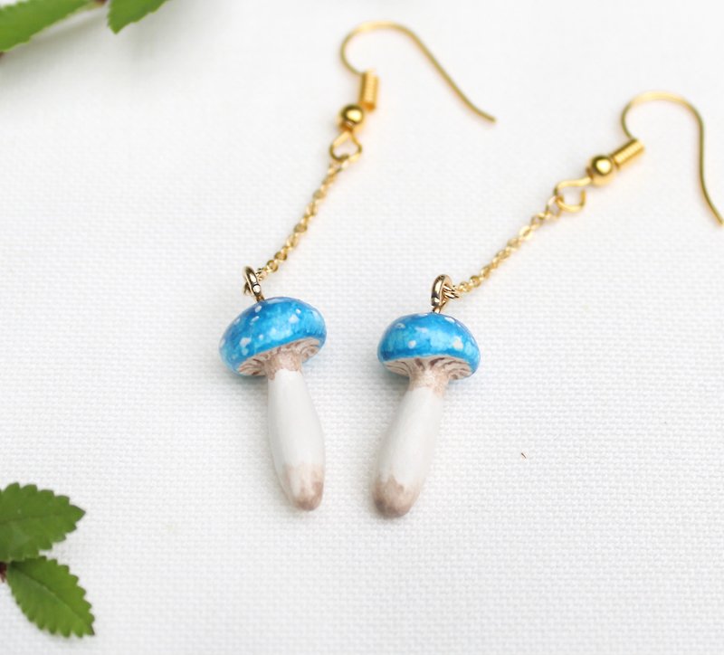 Handmade mushroom earrings (Blue) - ต่างหู - ดินเหนียว สีน้ำเงิน