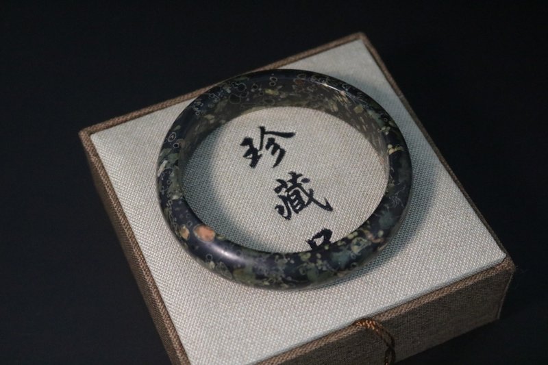 天然梅花玉手鐲礦物精華手鐲復古優雅 - 手鍊/手環 - 半寶石 黑色
