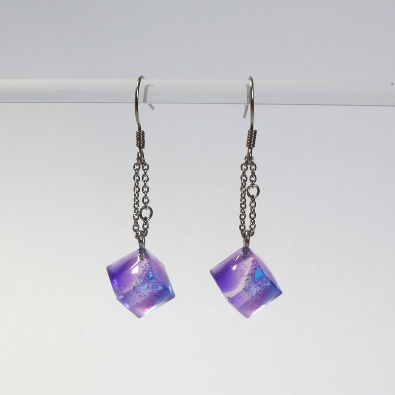 Purplr Snowstorm / Dangling resin earrings / ICE DRIP - ต่างหู - เรซิน สีม่วง