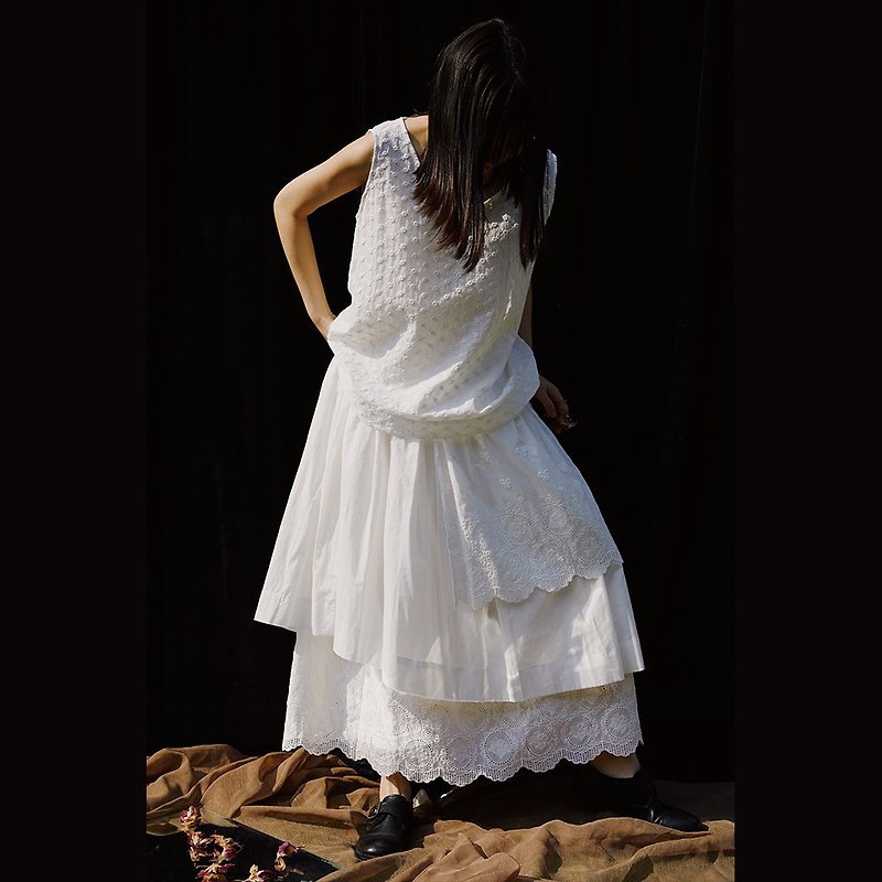 Why colors layered airy hollow lace skirt - กระโปรง - ผ้าฝ้าย/ผ้าลินิน ขาว