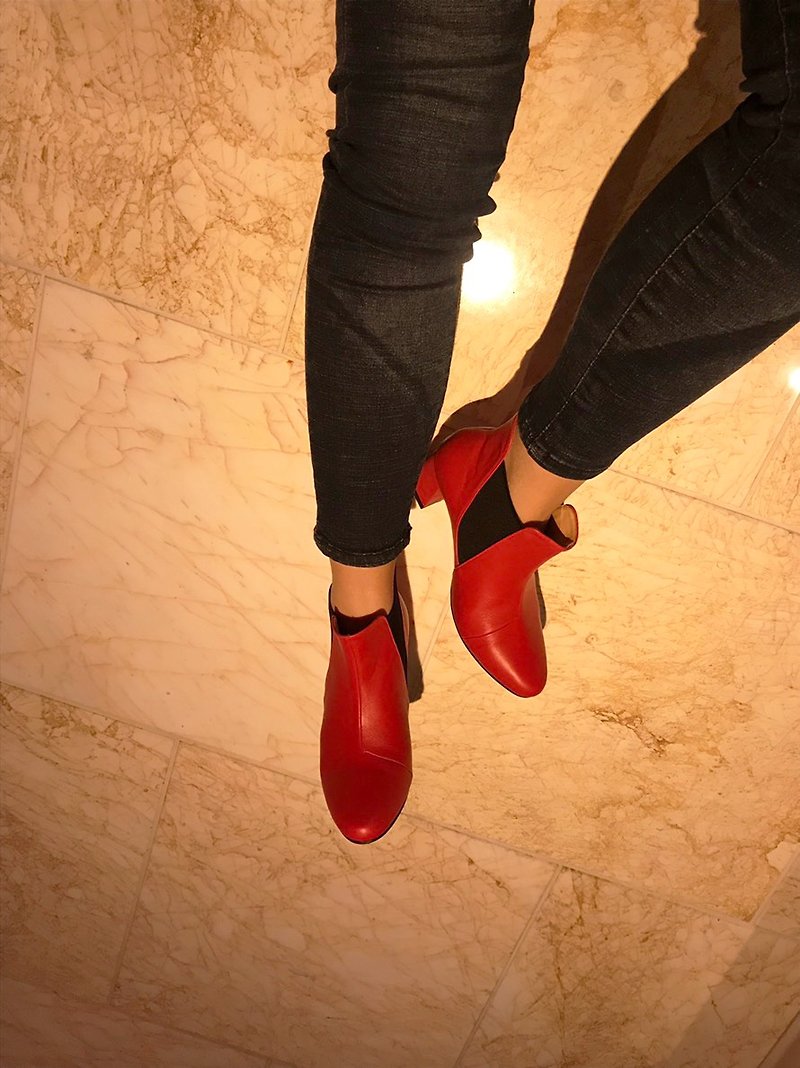 Turns Boots Splice Heel Boots (Red) Charm Red | WL - รองเท้าบูทสั้นผู้หญิง - หนังแท้ สีแดง