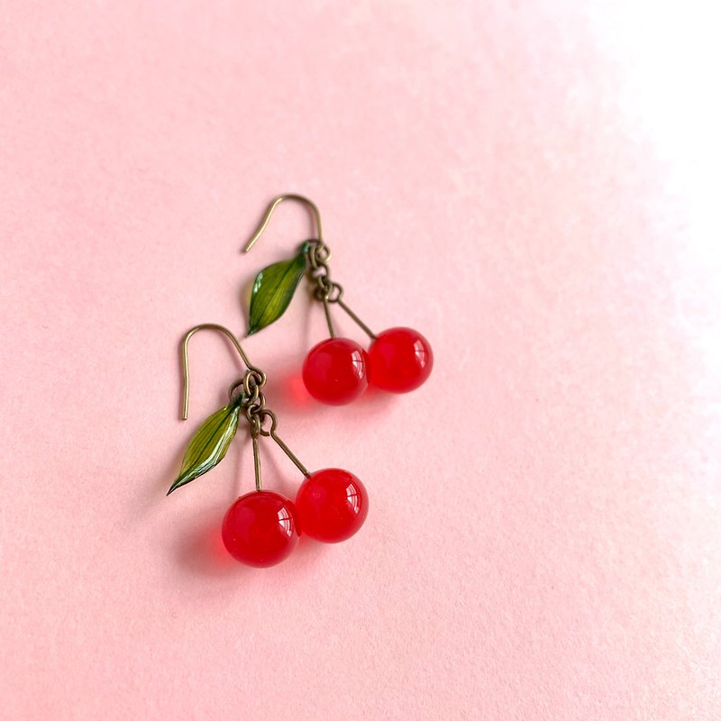 petit cherry - 耳環/耳夾 - 樹脂 紅色