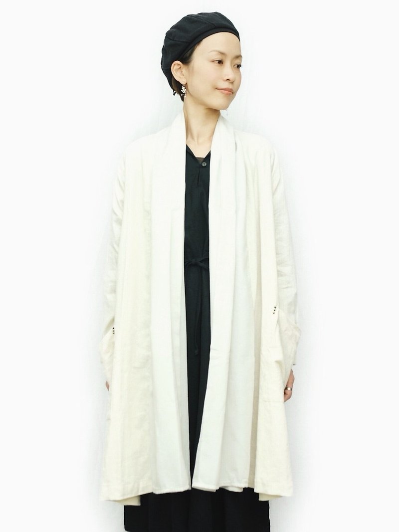 Omake / robe cardie stitching collar robe blouse color beige - Women's Casual & Functional Jackets - Cotton & Hemp White