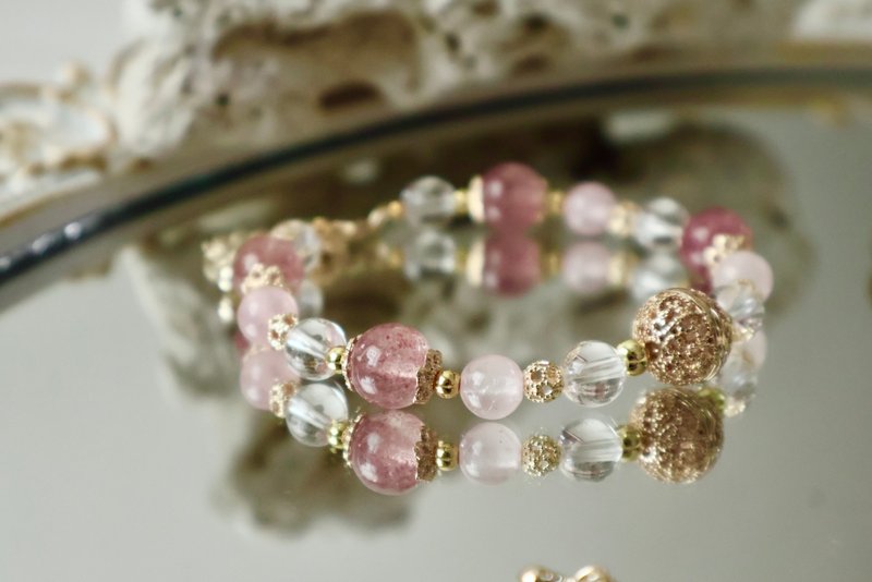 Strawberry Crystal Powder Crystal White Crystal 14K Gold Ball│ Mining Peach Blossom Love Crystal Bracelet - Bracelets - Crystal Red