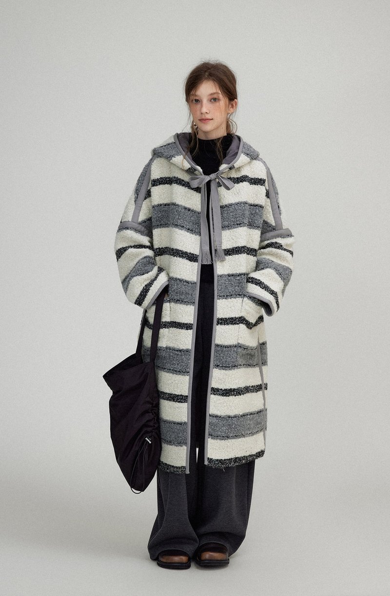 Snow Elf Hooded Wool Contrast Stripe Coat - เสื้อสูท/เสื้อคลุมยาว - วัสดุอื่นๆ สีเทา