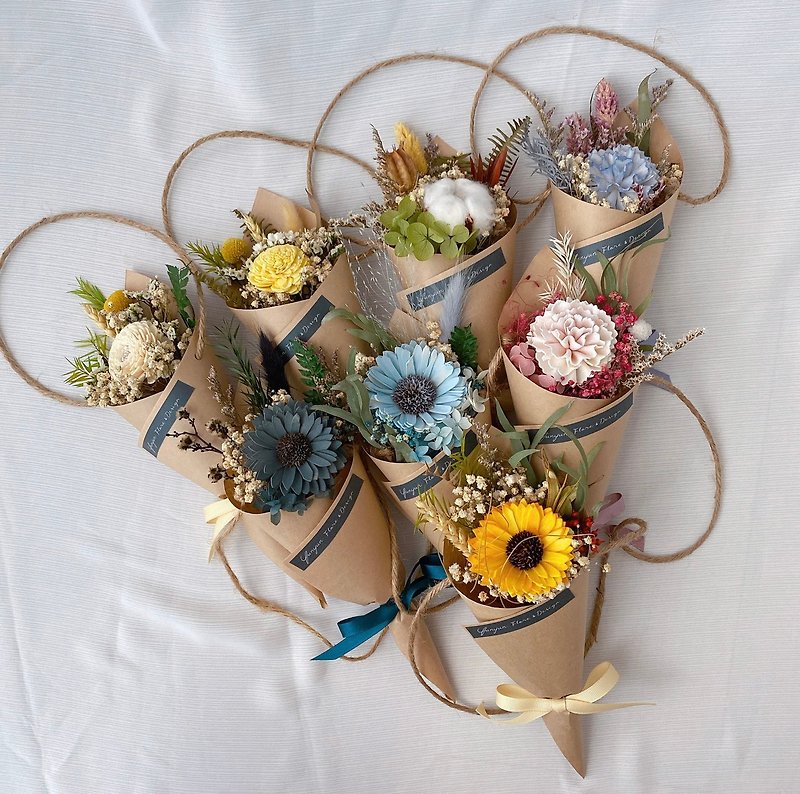 YUNYUN [Customized] Dried Flower Cone Bouquet/Graduation Bouquet/Corporate/Party Souvenirs - Dried Flowers & Bouquets - Plants & Flowers Brown