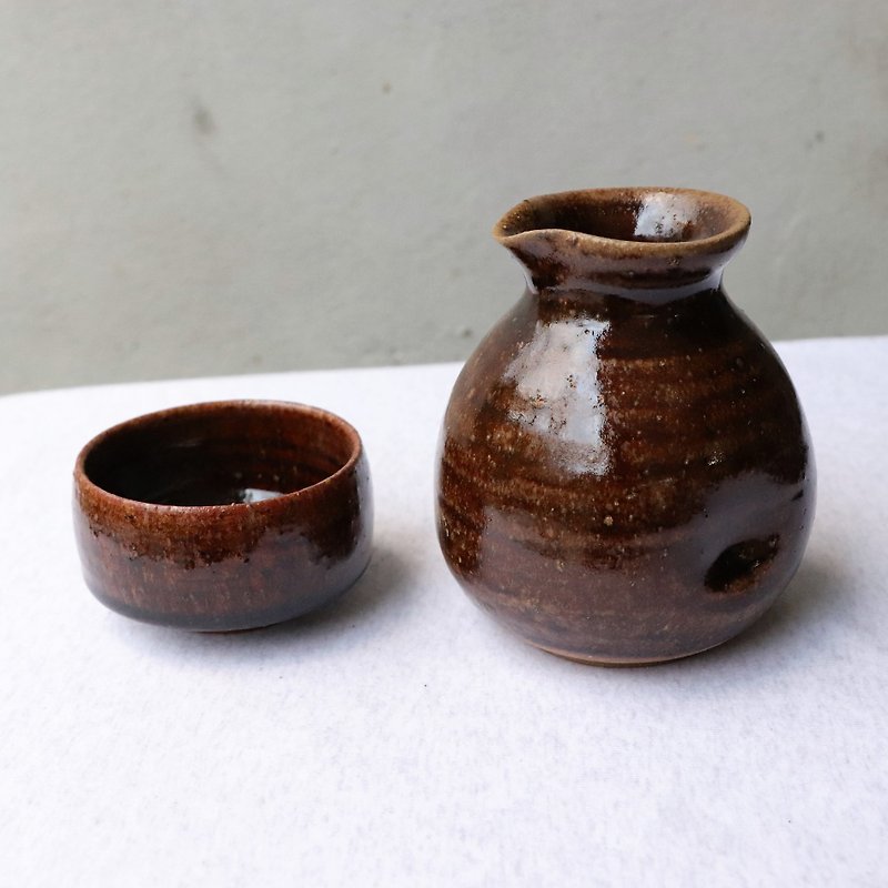 Deep brown sauce color sake pot group - Bar Glasses & Drinkware - Pottery Brown