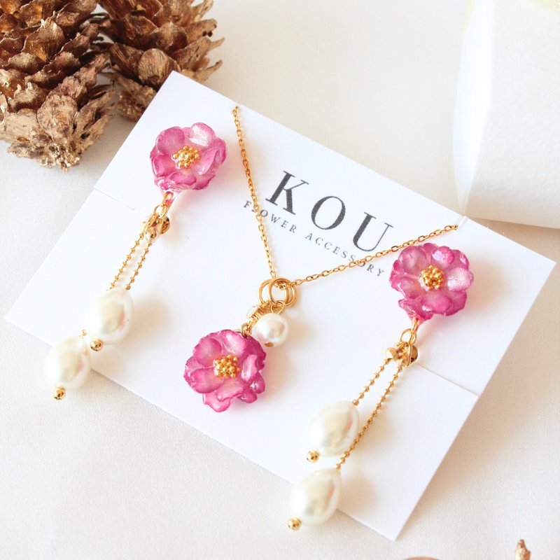 [Christmas Limited Edition] Dried Rose Flower Clip-On and Necklace Set for Pink Lovers Metal Allergy Friendly - ต่างหู - พืช/ดอกไม้ สึชมพู