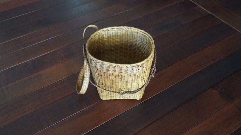 Folk woven small bamboo basket - อื่นๆ - ไม้ 