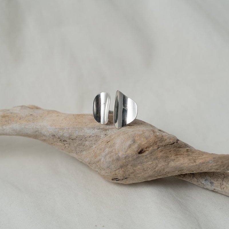 Petal Ring - 戒指 - 貴金屬 銀色