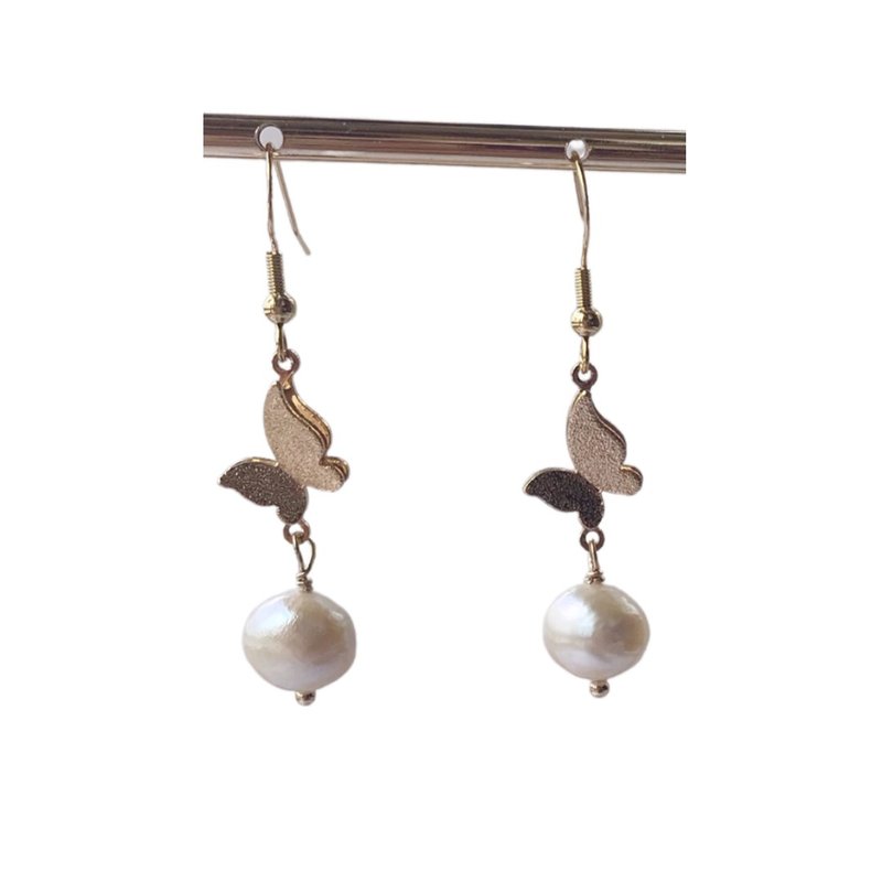 Dish Dance Baroque Pearl Dangle Earrings - ต่างหู - ไข่มุก 