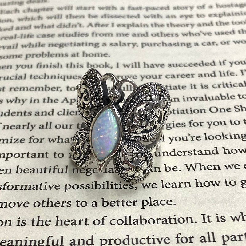 Art Deco Style Flower Butterfly Ring Gilson Opal & Marcasite 925 Sterling Silver - แหวนทั่วไป - เงินแท้ สีเงิน