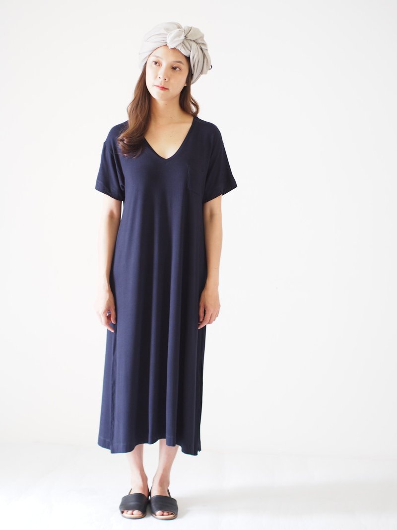 ByTheSea Dress U Neck A Line Maxi with Pocket - Navy - 洋裝/連身裙 - 棉．麻 藍色