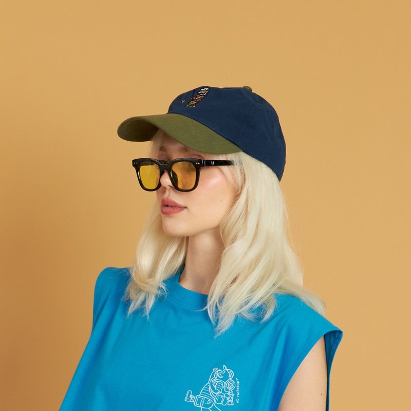 Otter fishing embroidery two tone cotton cap / Daily use - 帽子 - 棉．麻 藍色