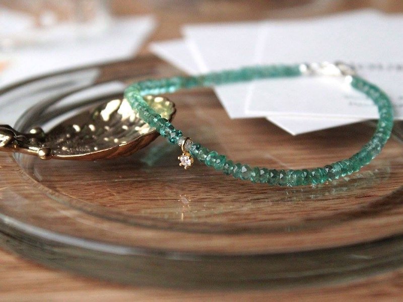 Journal Emerald Silver Bracelet - สร้อยข้อมือ - เครื่องเพชรพลอย สีเขียว