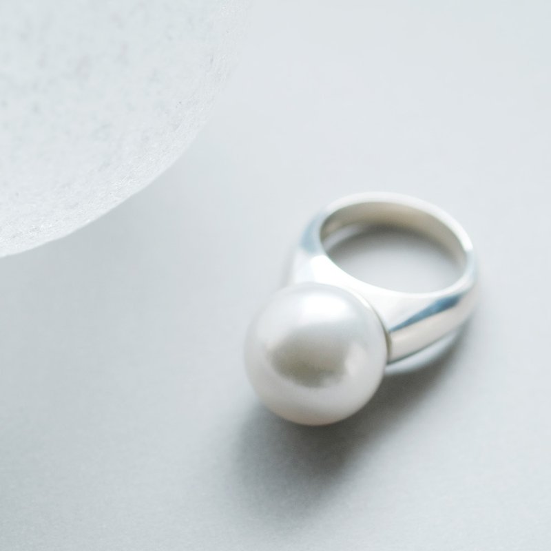 Large pearl ring Silver 925 - แหวนทั่วไป - โลหะ สีเงิน