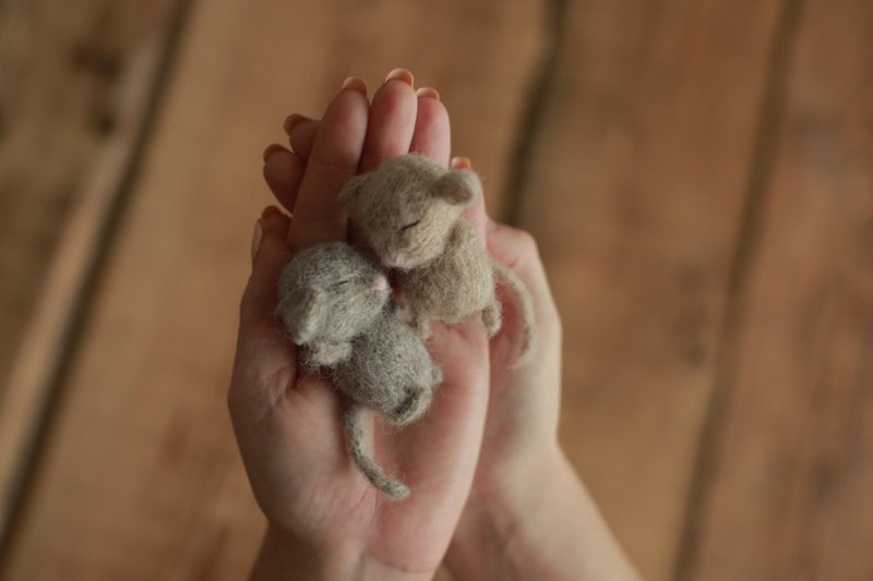 tiny mouse toy baby shower gift, newborn photo prop set, stuff animal for baby - 寶寶/兒童玩具/玩偶 - 羊毛 卡其色