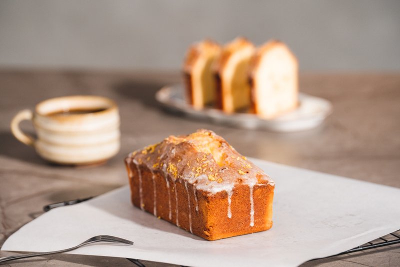 Lemon Frosted Pound Cake - เค้กและของหวาน - อาหารสด 