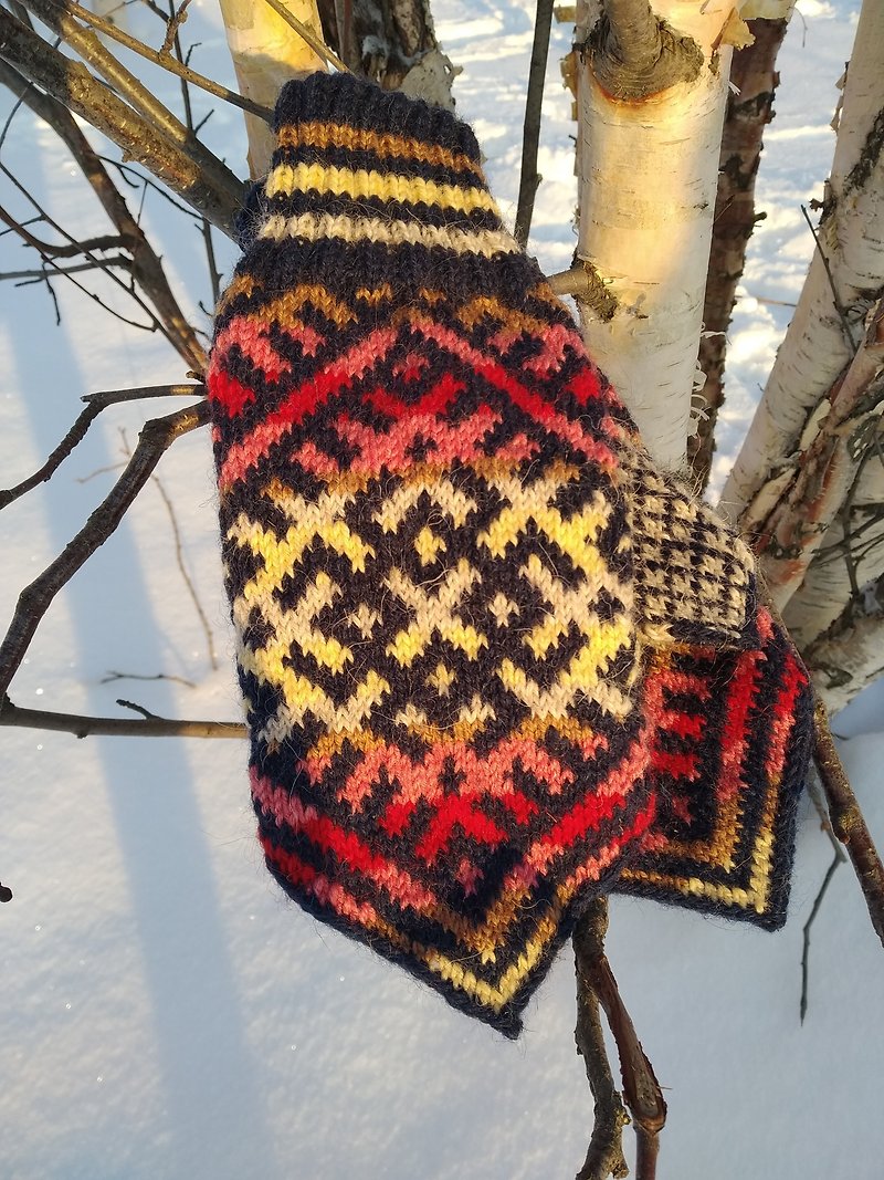 Women's hand-knitted wool mittens are very warm with a pattern - 手套/手襪 - 羊毛 多色