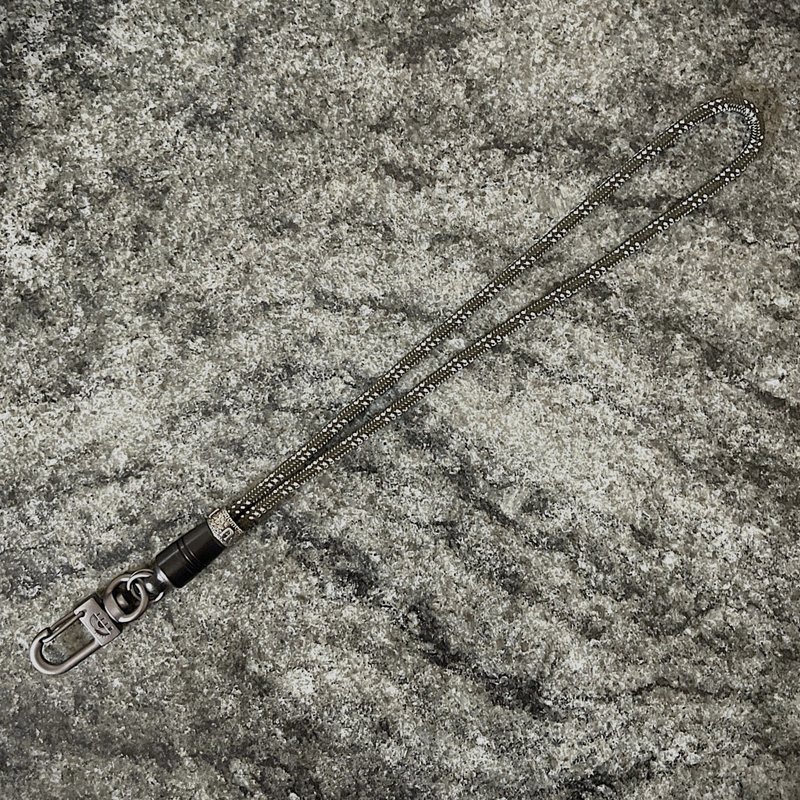 niji 4mm 碳灰夜光 X 古銀定位扣 手繩 - 其他 - 尼龍 灰色