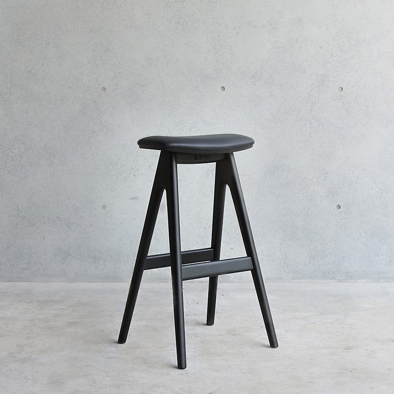 Pony high stool | table chair | matte black | 2020 Golden Pin Design Award - เก้าอี้โซฟา - ไม้ สีดำ