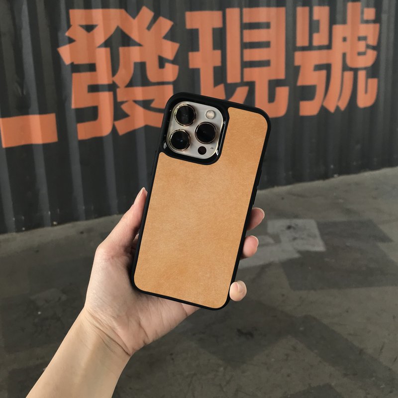 iPhone15/14/13~7 phone case-Italian genuine leather anti-fall phone case-includes engraved and embossed text - เคส/ซองมือถือ - หนังแท้ สีเหลือง