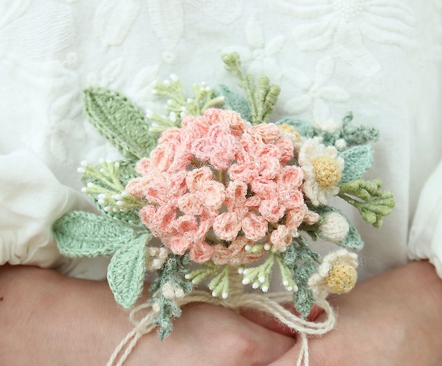 花嫁の花束アジサイカモミール日本の天然リネンかぎ針編みは永久にカスタマイズされたokを保持しました ショップ Silent Moment ドライフラワー ブーケ Pinkoi