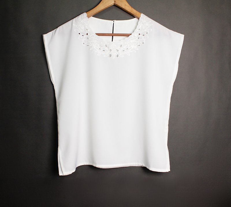 FOAK vintage / white / 50's openwork collar shirt - Women's Tops - Other Materials 