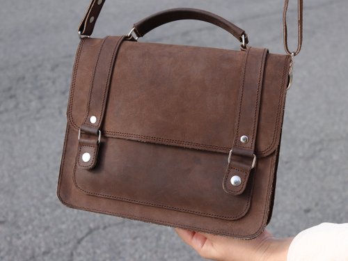 I MEDICI  本革　メッセンジャーバック　ショルダーバッグ　ビジネスバック I MEDICI 本革 メッセンジャーバック ショルダーバッグ ビジネス