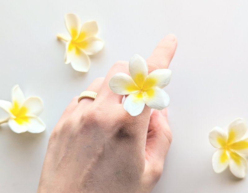 [Made to order] [Fresh flowers] Plumeria. Real flower Plumeria ring - General Rings - Plants & Flowers Yellow