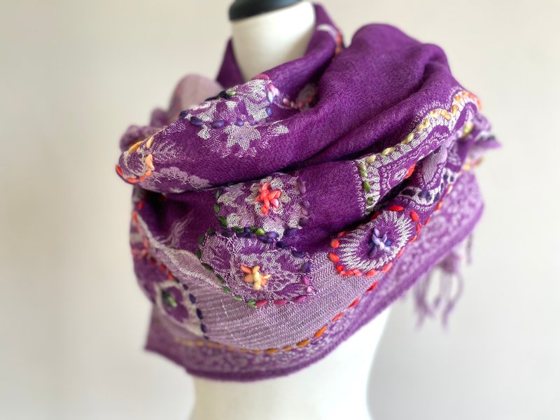 手工刺繡水煮羊毛圍巾披肩/印度/喀什米爾Cashmere - 圍巾/披肩 - 羊毛 紫色