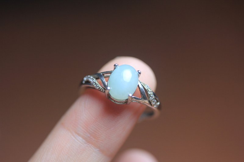 【Jade Ring】 S925 Silver inlaid women's retro new Chinese style egg-shaped jade ring - แหวนทั่วไป - หยก ขาว