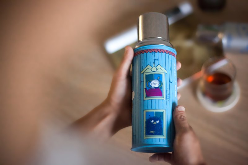 [Pinkoi x Moomin] Camel Brand 116 Double-layer Vacuum Glass Bile Thermos Bottle Treehouse Blue - Vacuum Flasks - Other Materials Blue