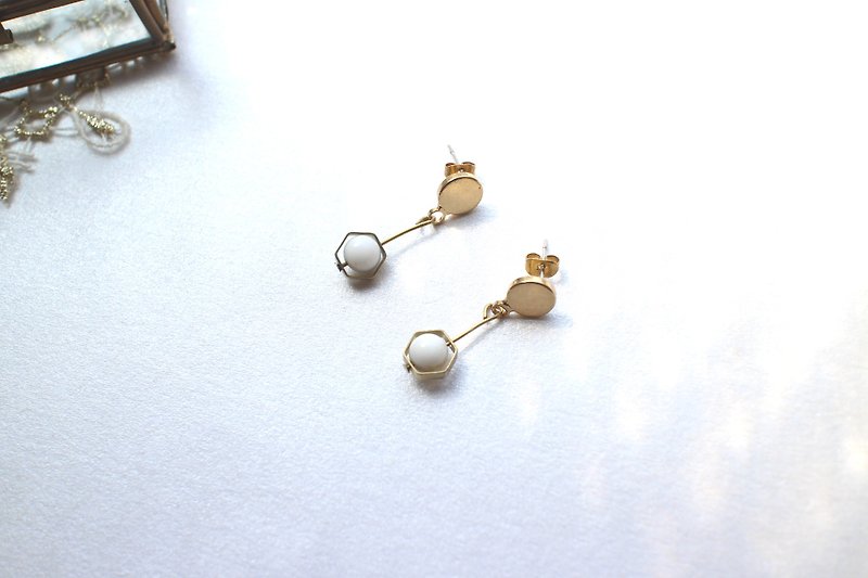 巧白-貝殼 黃銅耳環 - 耳環/耳夾 - 銅/黃銅 白色